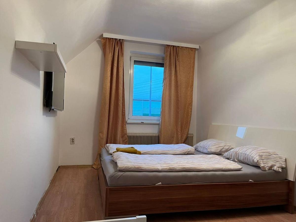 Soothing In A Big House Apartment *